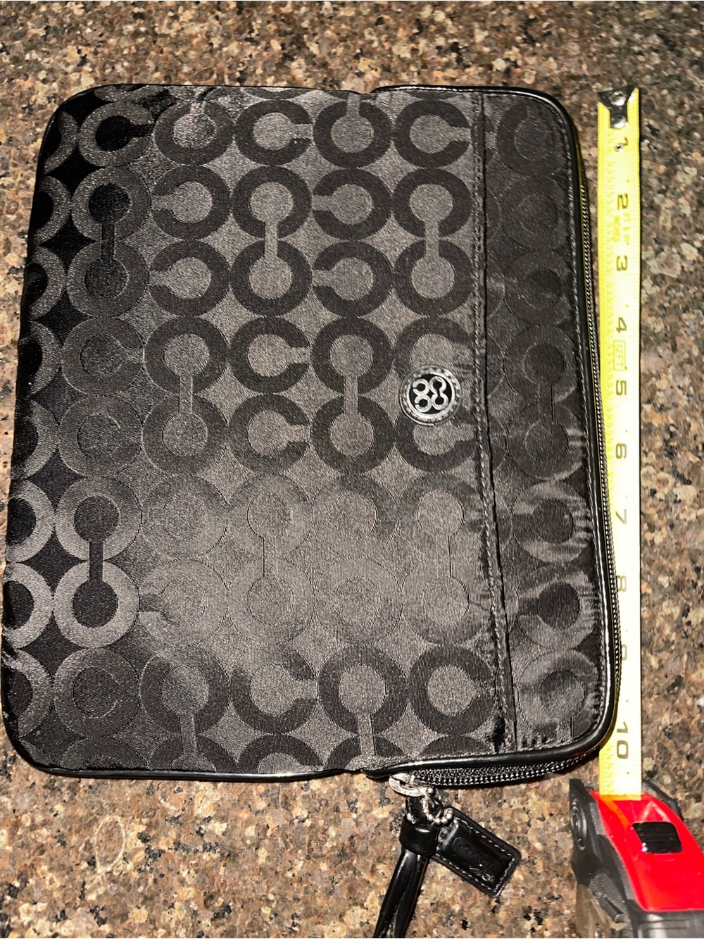 Coach black tablet case iPad signature edition - Picture 10 of 10